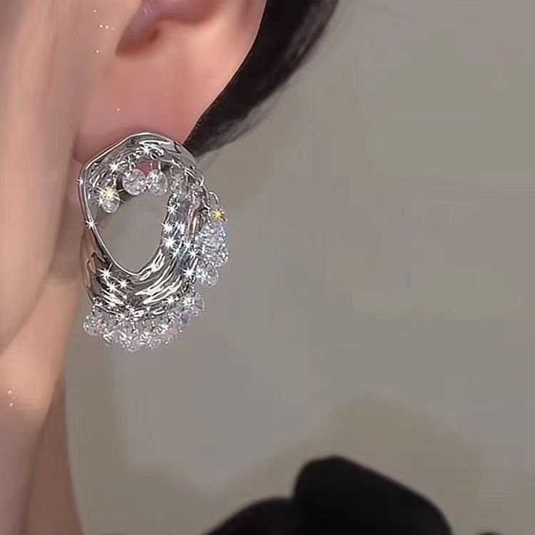 Original Design Bold Zircon Earrings. Unique Luxury Style With European And American Flair, 2026 New Trending Jewelry.