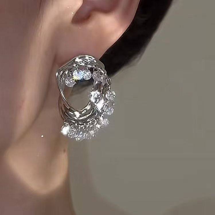 Original Design Bold Zircon Earrings. Unique Luxury Style With European And American Flair, 2026 New Trending Jewelry.