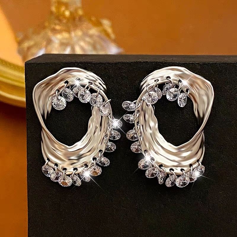 Original Design Bold Zircon Earrings. Unique Luxury Style With European And American Flair, 2026 New Trending Jewelry.