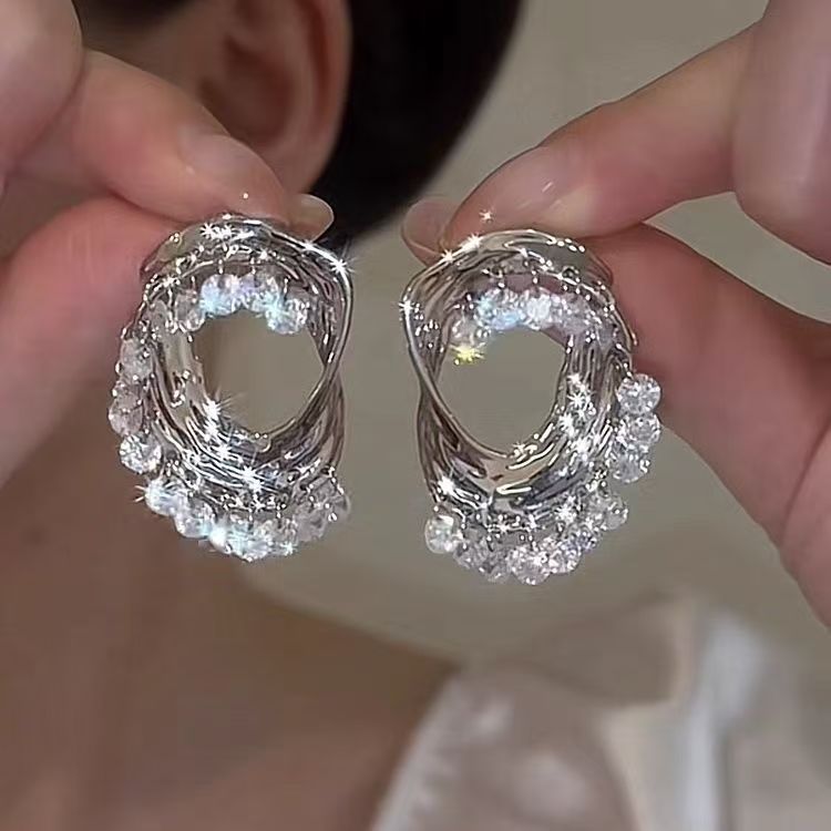 Original Design Bold Zircon Earrings. Unique Luxury Style With European And American Flair, 2026 New Trending Jewelry.