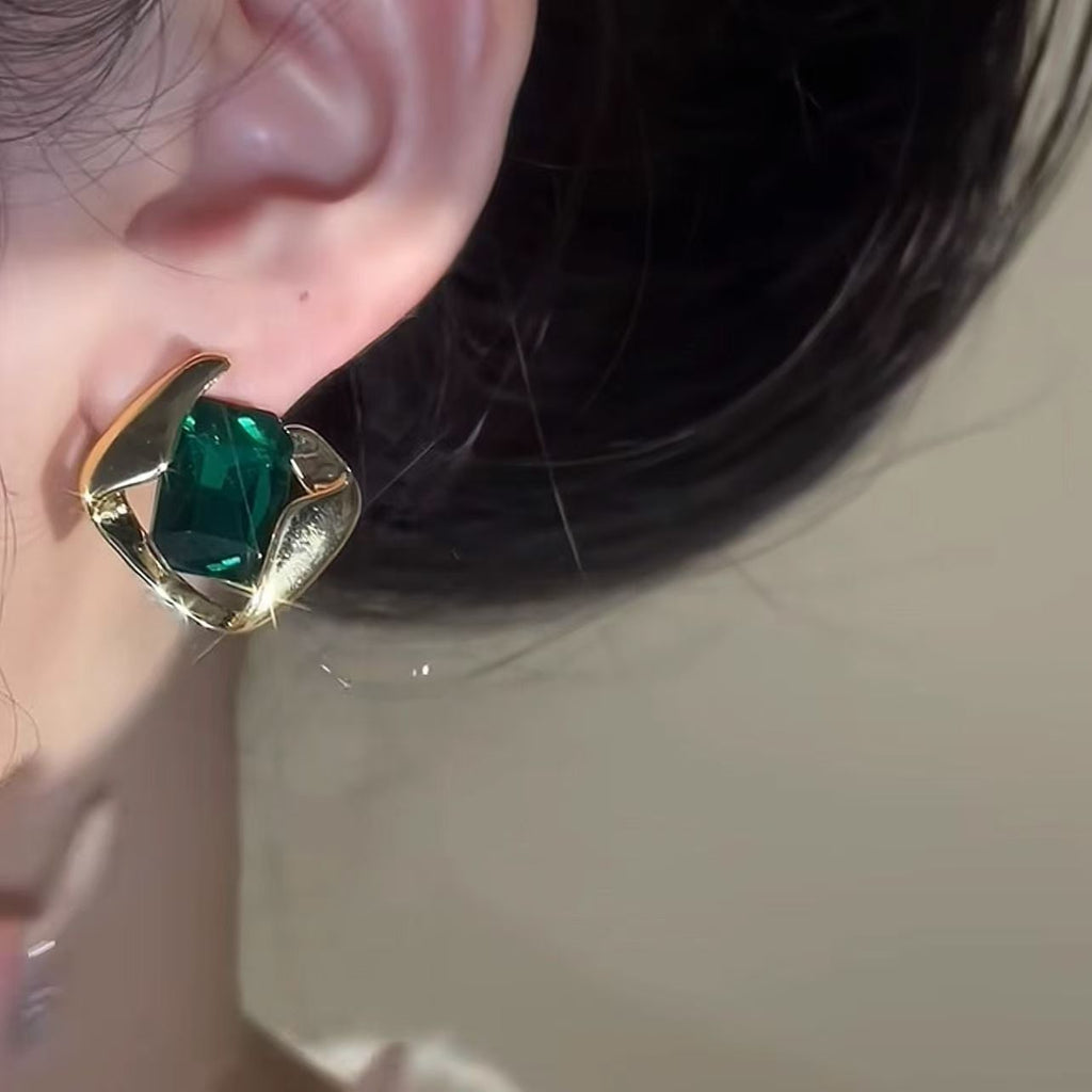 2026 Trending Green Sugar Cube Stud Earrings. Niche Stylish Design, Luxurious And Elegant, Easy To Match All Outfits.