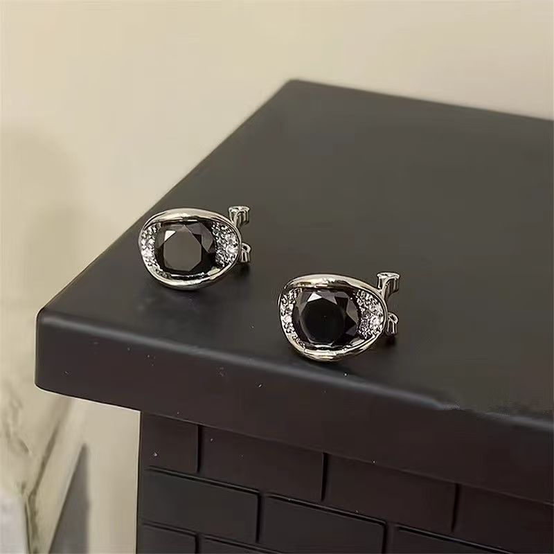 2026 Spring New Arrival Cool Dark Style Contrast Color Oval Black Zircon Huggie Earrings, Mini Minimal Elegant Ear Jewelry