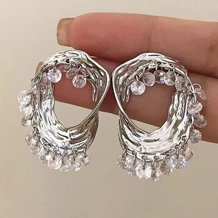 Original Design Bold Zircon Earrings. Unique Luxury Style With European And American Flair, 2026 New Trending Jewelry.